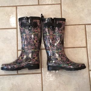NWOT- Capelli New York Women’s Rain Boot